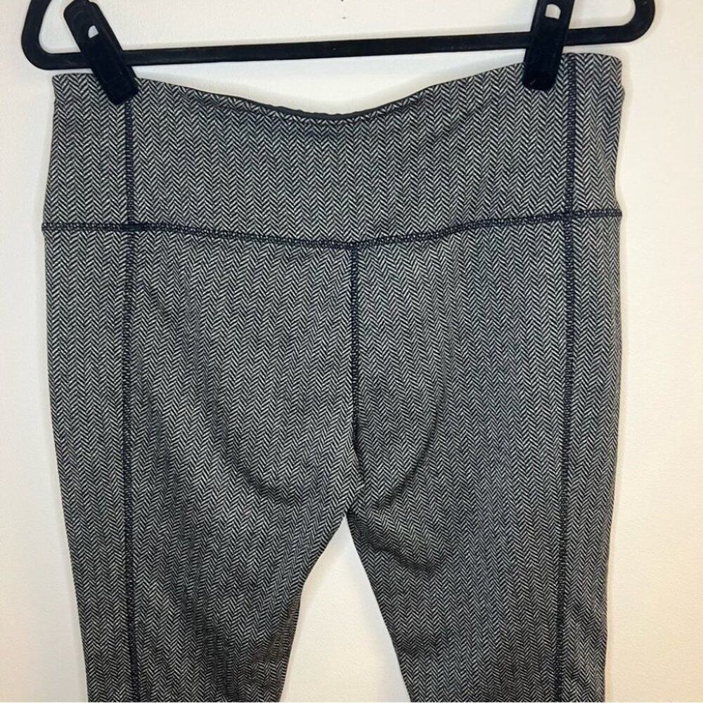Mondetta Chevron Cropped Leggings Size Large - Picture 4 of 10